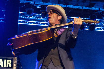Episch - Reicher Lohn für geduldige Fans: Elvis Costello live in der Phönix-Halle in Mainz 